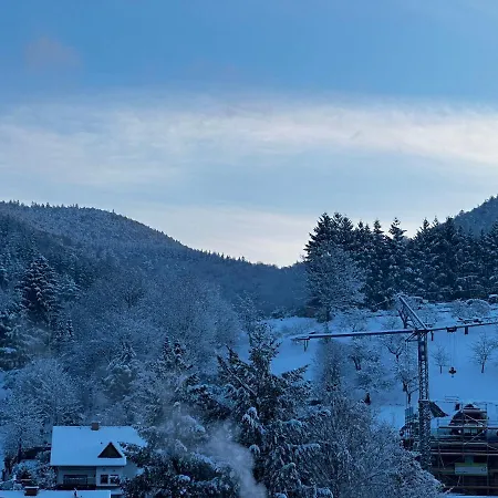 アパート Max Dernbach